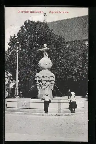 AK Friedrichshafen, Zeppelinbrunnen mit Kindern dranstehend