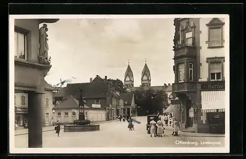 AK Offenburg, Blick auf den Lindenplatz mit Conditorei Franz Beyerle in der Langestrasse