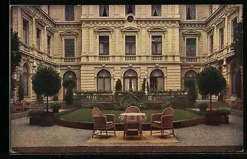 AK Augsburg, der Lichthof im Hotel Drei Mohren