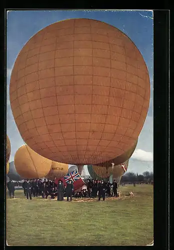 AK Soldaten mit britischer Fahne vor einem Ballon
