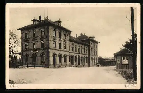 AK Süssen /Württ., Bahnhof mit Blick auf Bahnbrücke