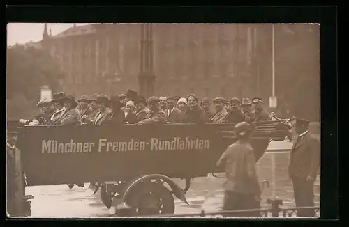 AK Müchner Fremden-Rundfahrt, Autobus voll mit Passagieren