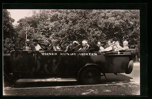 AK Wiener Rundfahrten, Jos. Krautstofl, Autobus mit Passagieren