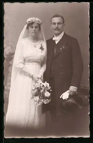 Foto-AK Karl und Therese Rosenberger bei ihrer Hochzeit, 1929