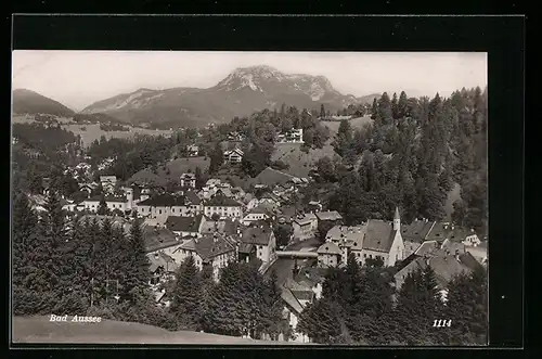 AK Bad Aussee, Ortsansicht aus der Vogelschau, mit Gebirgspanorama
