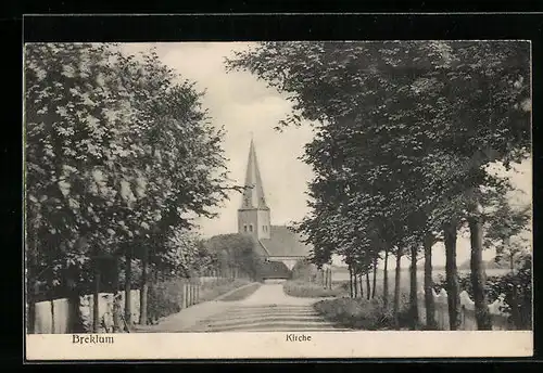 AK Breklum, Strassenpartie mit Kirche