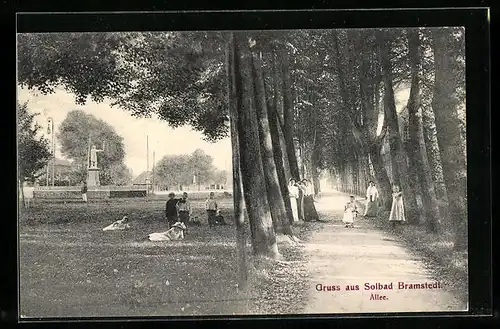 AK Solbad Bramstedt, Strassenallee mit Kindern