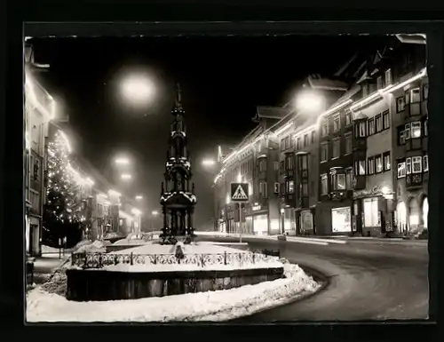AK Rottweil am Neckar, Strassenpartie bei Nacht im Winter