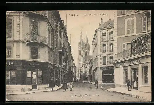 AK Voiron, La rue de la Gare, Strassenpartie