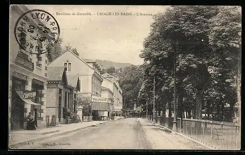 AK Uriage-les-Bains, L`Avenue