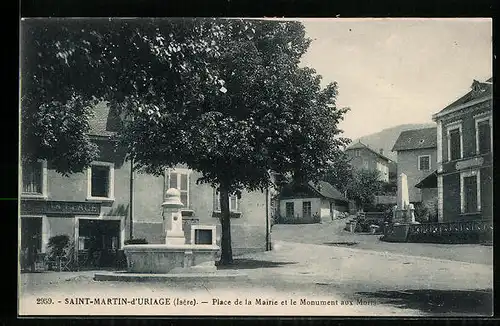AK Saint-Martin-d`Uriage, Place de la Mairie et le Monument aux Morts