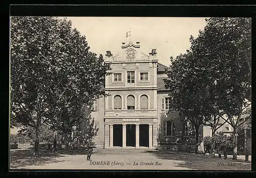 AK Domène, La Grande-Rue, Strassenpartie