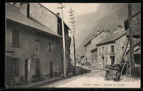 AK Livet, Entrée du Village