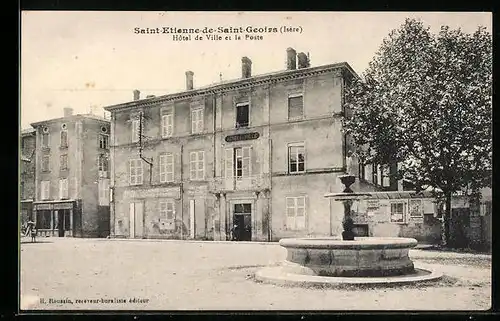 AK Saint-Étienne-de-Saint-Geoirs, Hôtel de Ville et la Poste