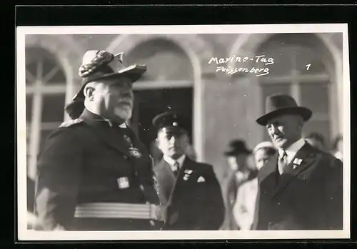 Foto-AK Peissenberg, Marine Offizier in Uniform mit Orden und Zweispitz zum Marine-Tag