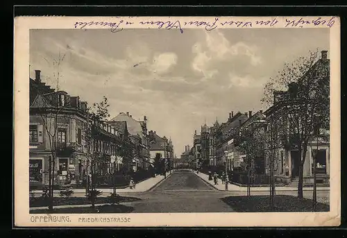 AK Offenburg, Blick in die Friedrichstrasse mit Geschäften