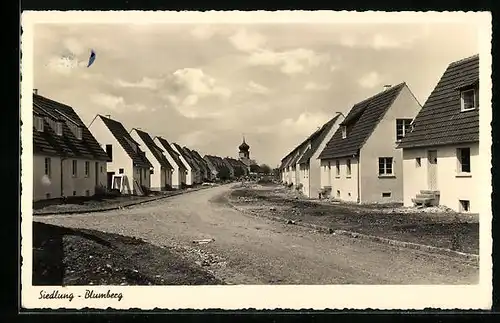 AK Blumberg / Baden, Partie in der Siedlung mit Neubauhäusern