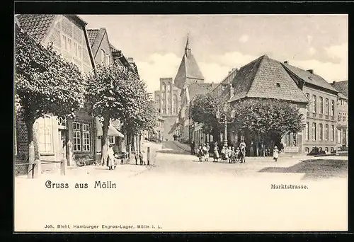 AK Mölln, Blick in die Marktstrasse und nach der Kirche