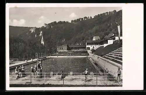 AK Blaubeuren, Blick in das Schwimmbad mit Sprungturm