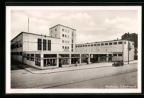 AK Reutlingen, Schwimmbad im Bauhaus-Stil