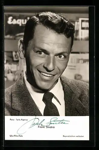 AK Schauspieler Frank Sinatra im Anzug mit Krawatte, Autograph