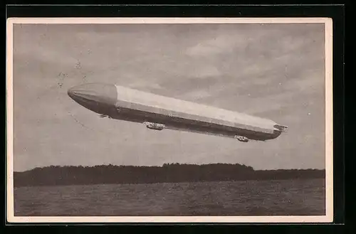 AK Früher Zeppelin beim Abheben