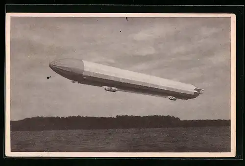 AK Früher Zeppelin beim Abheben