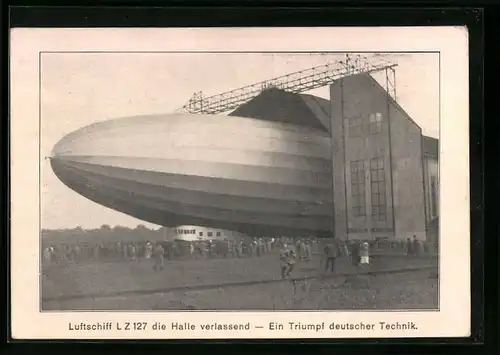 AK Luftschiff LZ 127 Graf Zeppelin die Halle verlassend