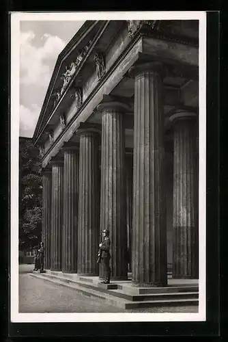 AK Berlin, Wache vor Ehrenmal