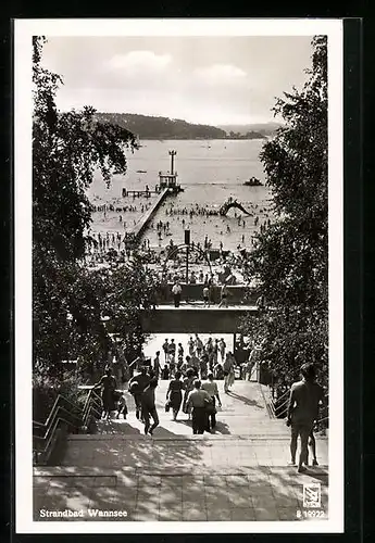 AK Berlin-Wannsee, Besucher beim Strandbad