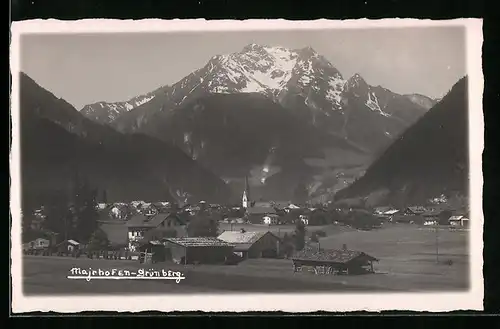 Foto-AK Mayrhofen-Grünberg, Ortspartie mit Bergen