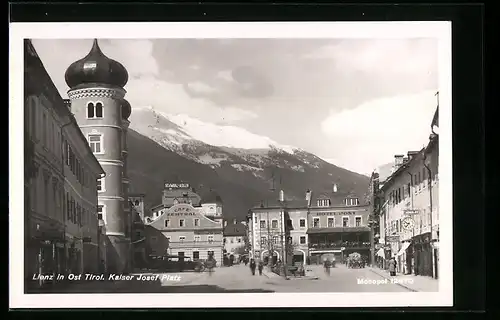 AK Lienz, Kaiser Josef Platz mit Passanten