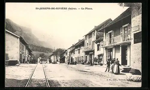 AK St-Joseph-de-Rivière, La Place