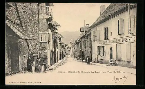 AK Monestier-de-Clermont, La Grand` Rue, Strassenpartie