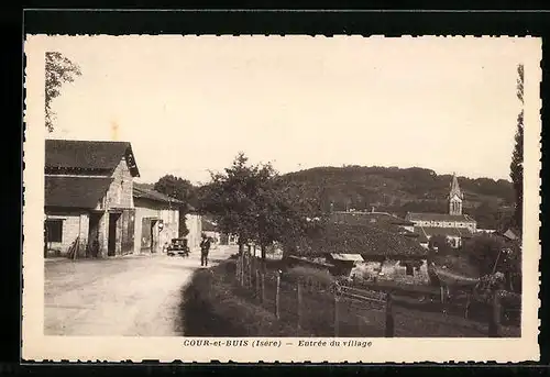 AK Cour-et-Buis, Entrée du village