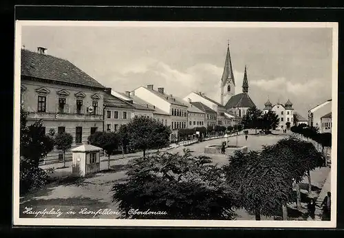 AK Leonfelden, Hauptplatz mit Brunnen, Kirche