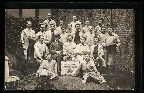 Foto-AK Köln, Tagesschüler der Malerabteilung des Kath. G. V. 1911-1919