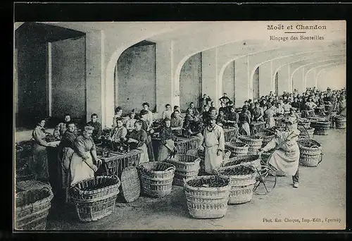 AK Moet et Chandon, Rincage des Bouteilles, Arbeiter bei der Weinverarbeitung