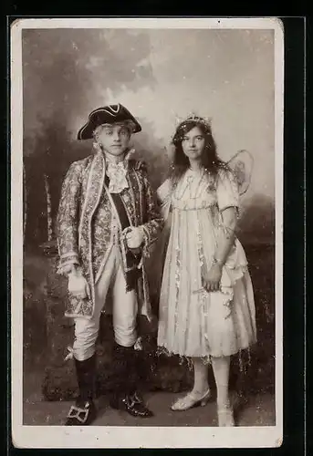 AK Frau und Mann als Elfe und barocker Edelmann verkleidet, Fasching