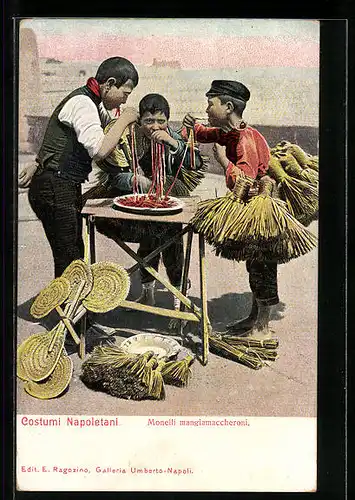 AK Neapel / Napoli, Kinder in Costumi Napoletani - Monelli mangiamaccheroni