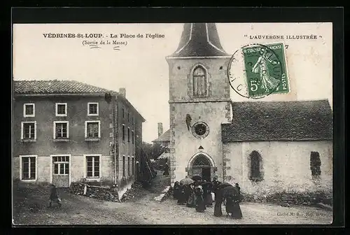 AK Védrines-St-Loup, la Place de l'Église