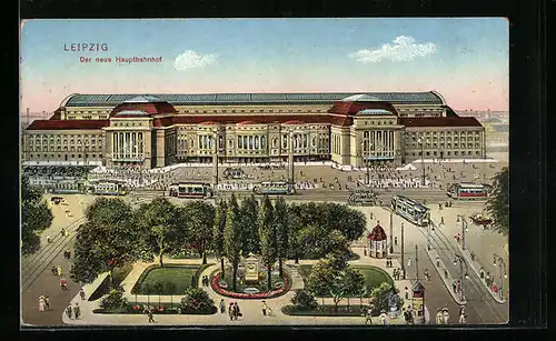 AK Leipzig, Neuer Hauptbahnhof mit Strassenbahnen aus der Vogelschau