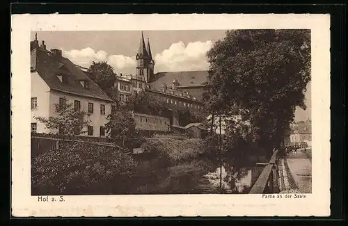 AK Hof a. S., Gebäudepartie am Saaleufer