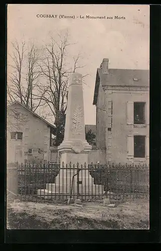 AK Coussay, Le Monument aux Morts