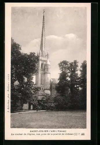AK Saint-Julien-l`Ars, Le clocher de l`église, Vue prise de la prairie du château