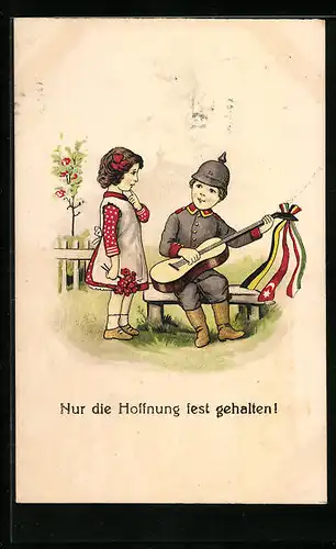AK Kleiner Soldat mit Gitarre und einem Mädchen