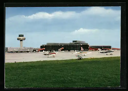 AK Hannover, Flughafen, Vorfeld mit Flugzeugen