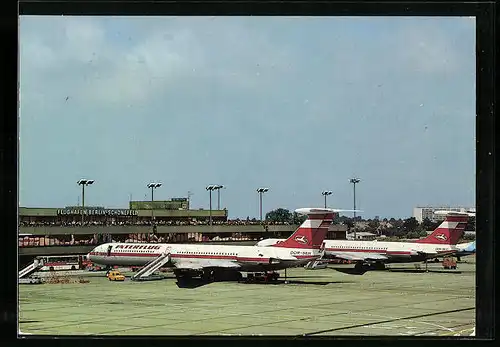 AK Berlin-Schönefeld, Flughafen mit Flugzeugen der Interflug