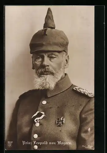 AK Prinz Leopold von Bayern in Uniform mit Pickelhaube