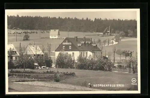 AK Georgenfeld i. Erzgeb., Teilansicht mit Gasthaus Grenzsteinhof